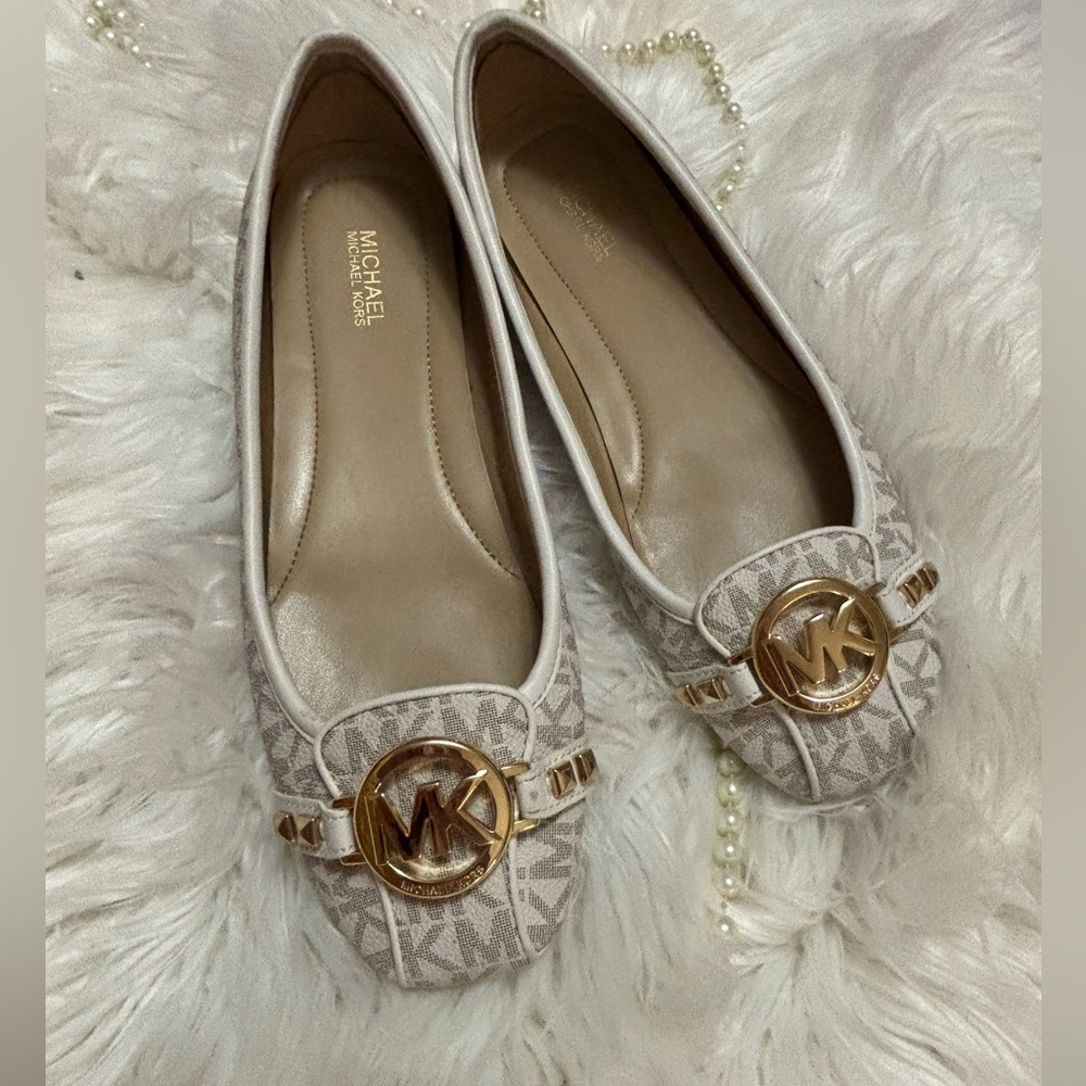 Michael Kors Monogram Cream and Gold Loafers - Picture 3 of 7